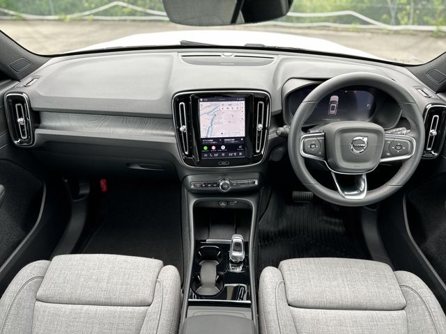 VOLVO EX40