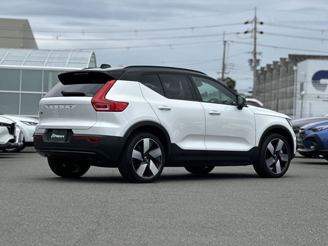 VOLVO EX40