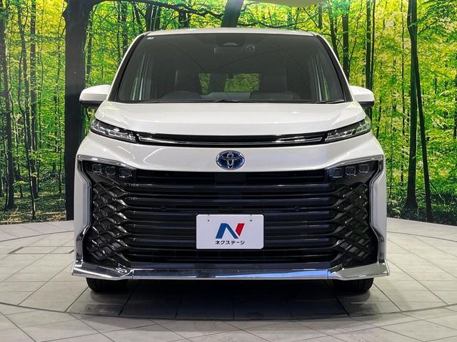 VOXY HYBRID 4WD