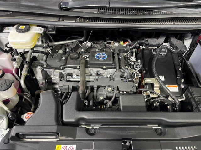 VOXY HYBRID 4WD