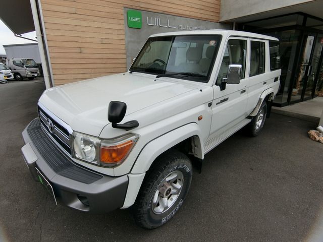 LANDCRUISER van