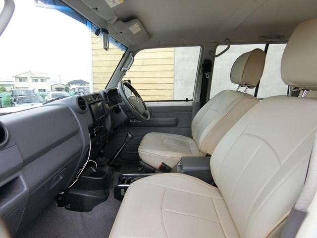 LANDCRUISER van