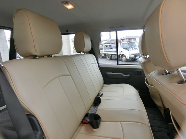 LANDCRUISER van