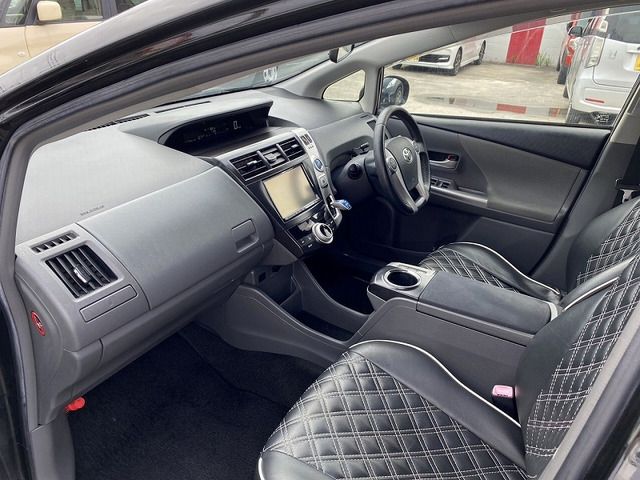 PRIUS Alpha