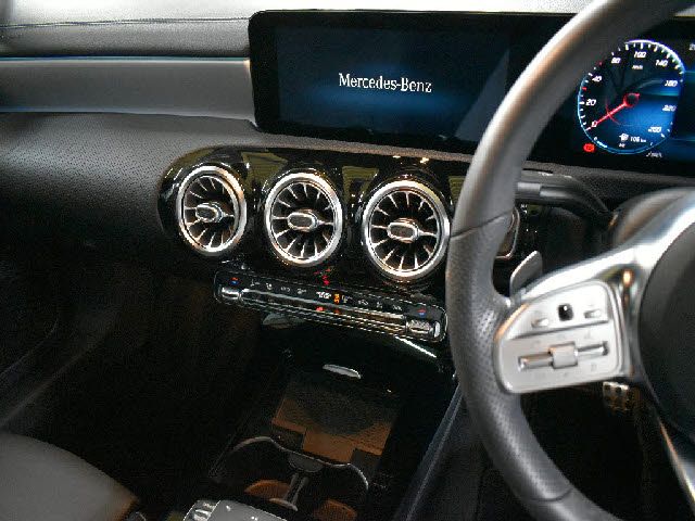 MERCEDES BENZ CLA class