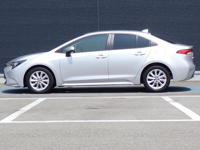 COROLLA sedan