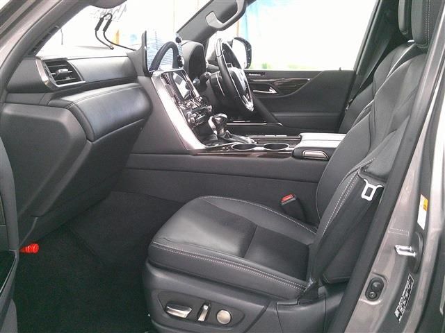 LEXUS LX600