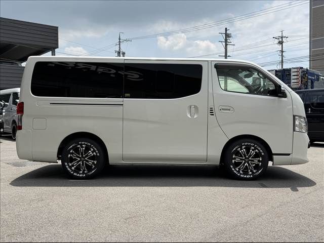 NV350 CARAVAN 4WD