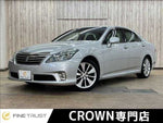 CROWN sedan hybrid