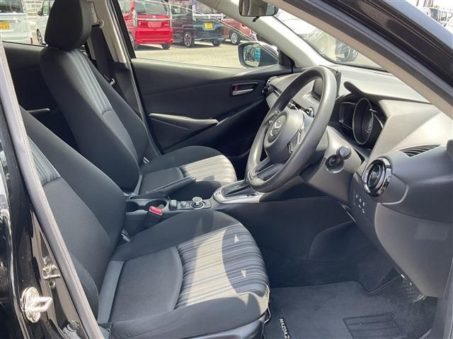 MAZDA2
