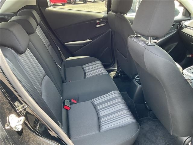 MAZDA2