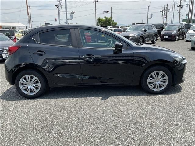MAZDA2