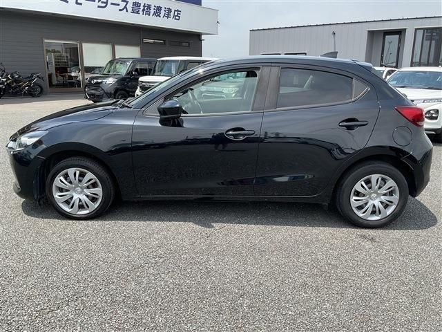 MAZDA2