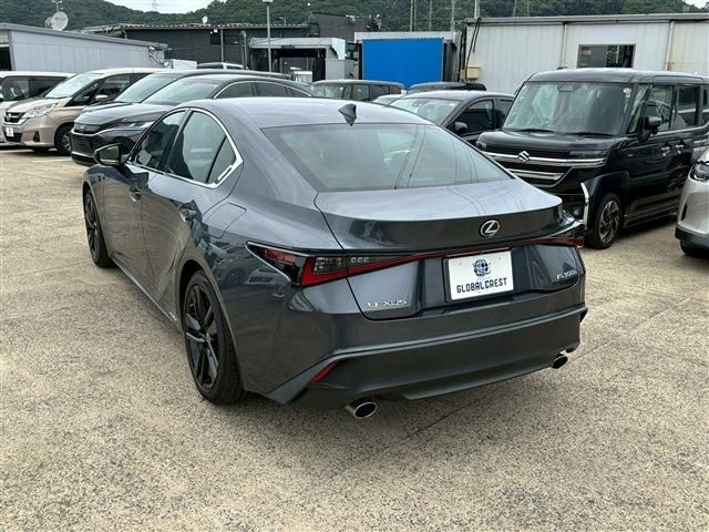 LEXUS IS300h