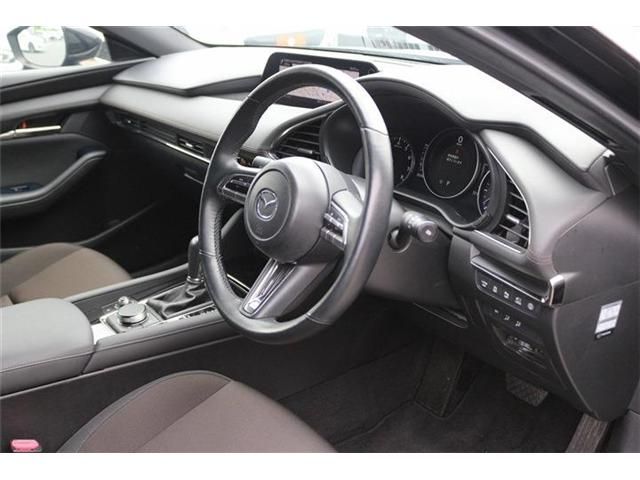 MAZDA3 FASTBACK