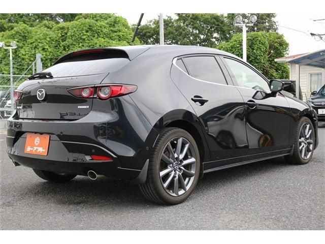 MAZDA3 FASTBACK