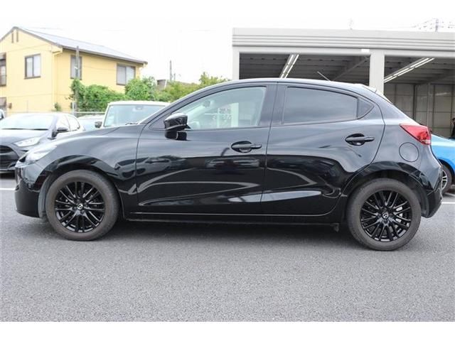 MAZDA2