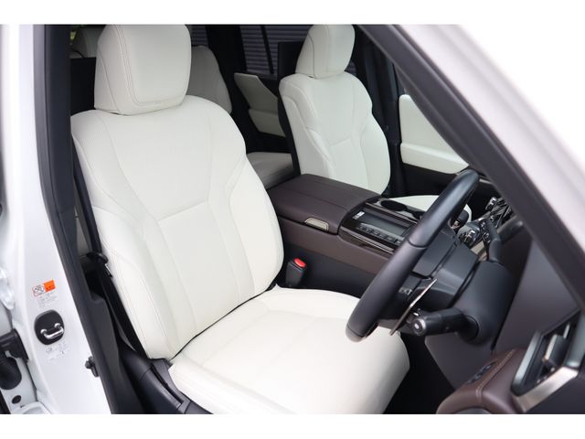 LEXUS LX600