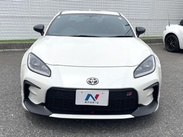 GR86