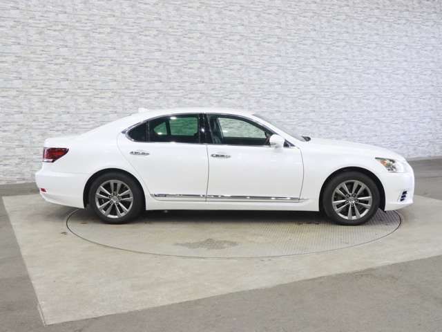 LEXUS LS600h