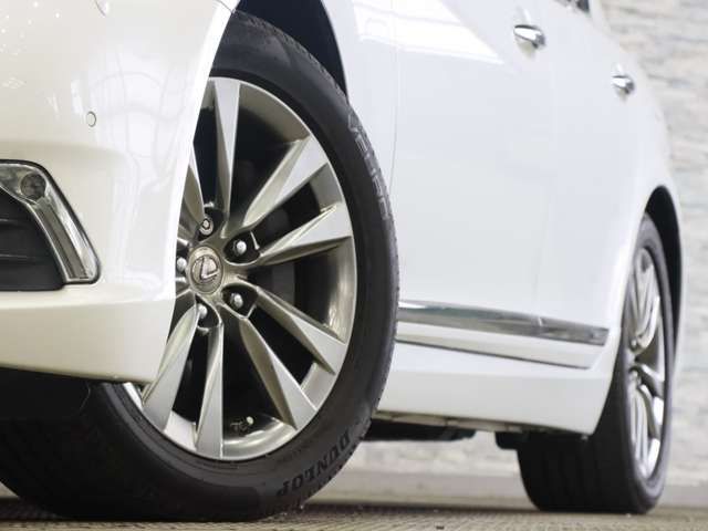LEXUS LS600h