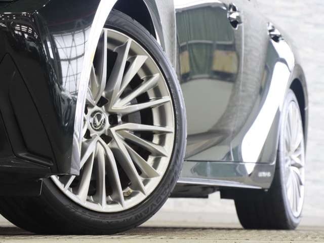 LEXUS IS300h