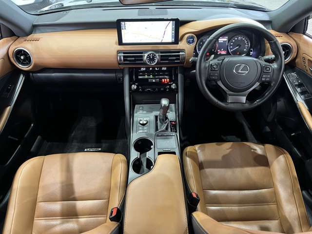 LEXUS IS300h