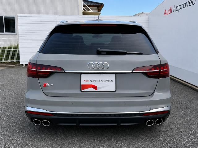 AUDI S4 AVANT