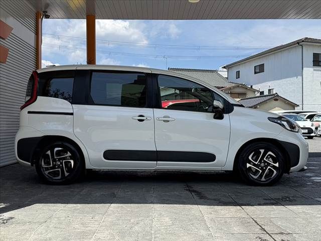 SIENTA HYBRID