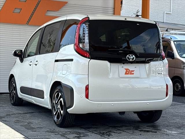 SIENTA HYBRID