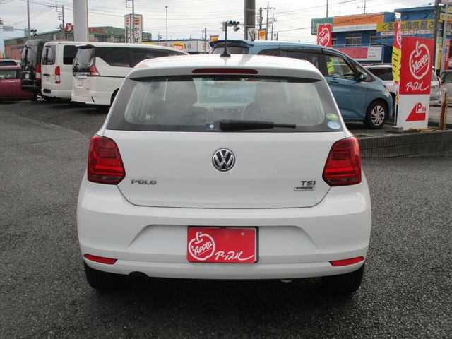 VOLKSWAGEN POLO