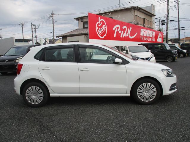 VOLKSWAGEN POLO