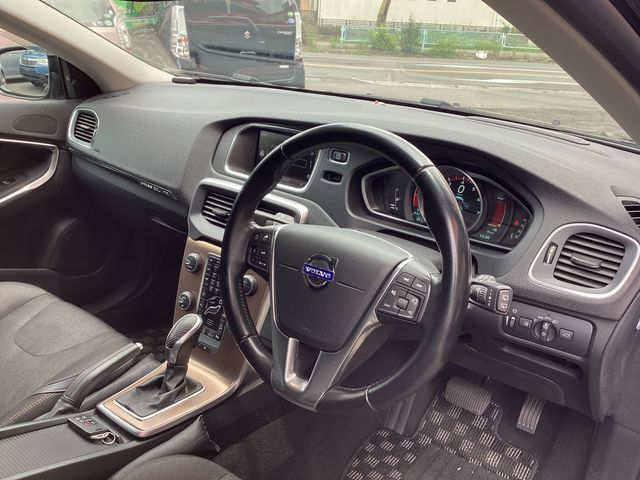 VOLVO V40 CROSS COUNTRY