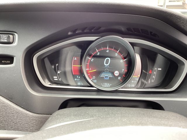 VOLVO V40 CROSS COUNTRY