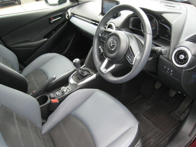MAZDA2