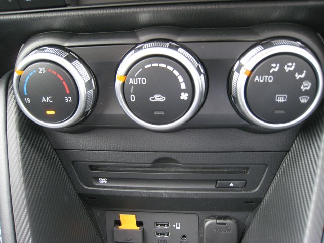 MAZDA2