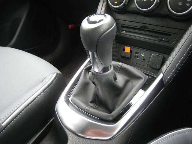 MAZDA2
