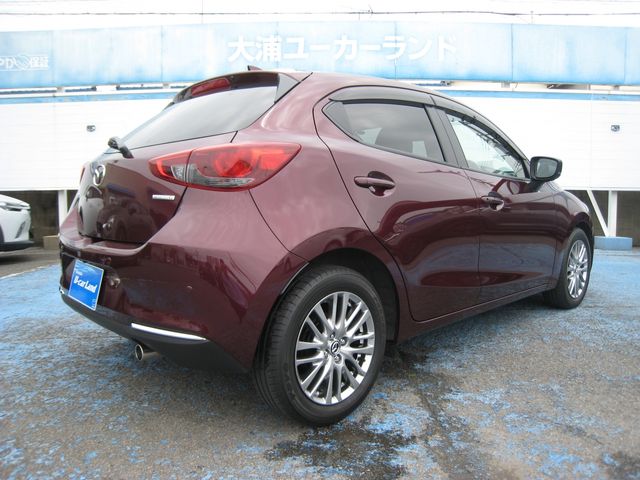 MAZDA2