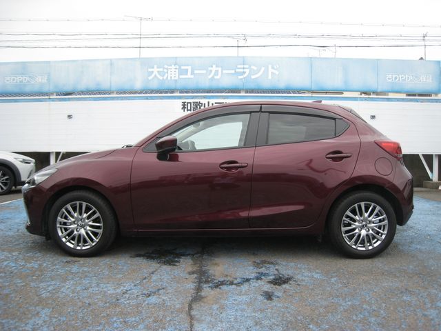 MAZDA2