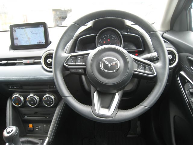MAZDA2