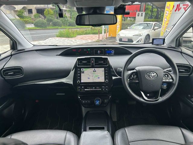 PRIUS 4WD
