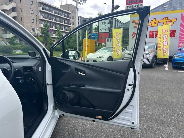 PRIUS 4WD