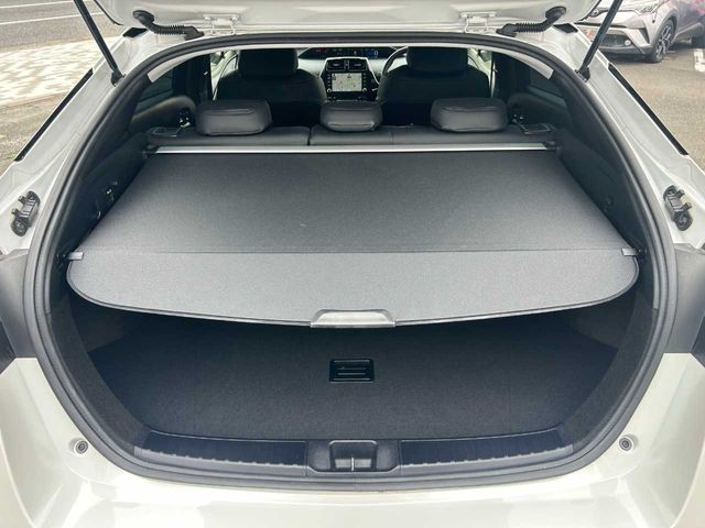 PRIUS 4WD