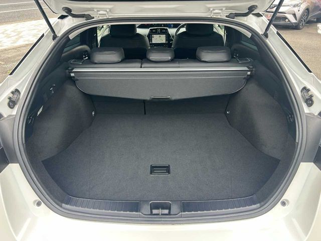 PRIUS 4WD