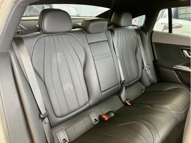 MERCEDES BENZ EQE