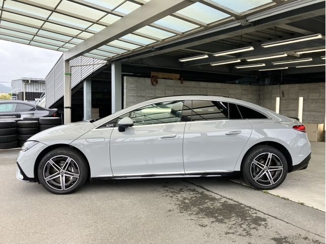 MERCEDES BENZ EQE
