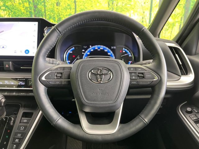 VOXY HYBRID