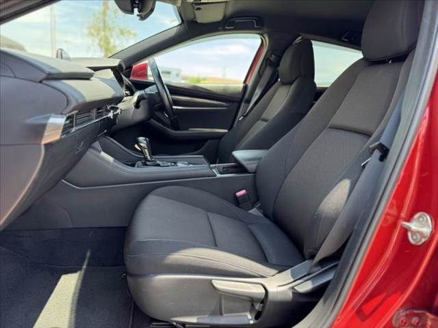 MAZDA3 FASTBACK