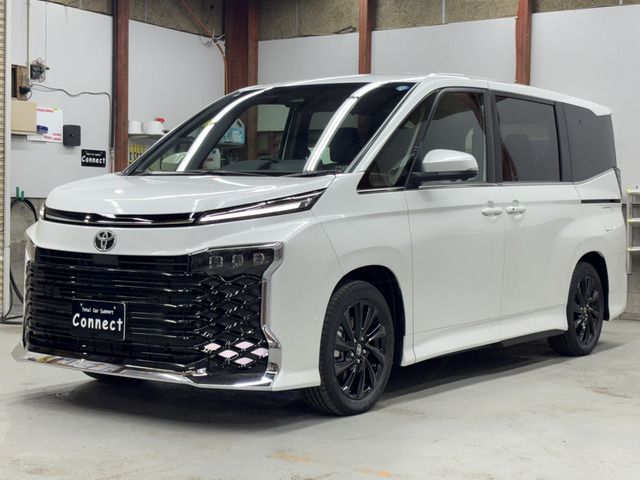 VOXY HYBRID