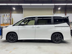 VOXY HYBRID